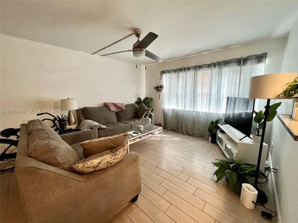 1100 SE 4th Ave #10 Deerfield Beach, FL 33441