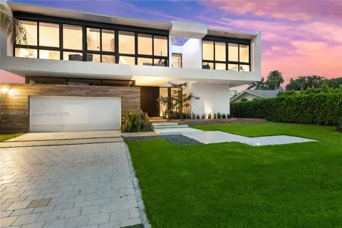 418 Sunset Dr