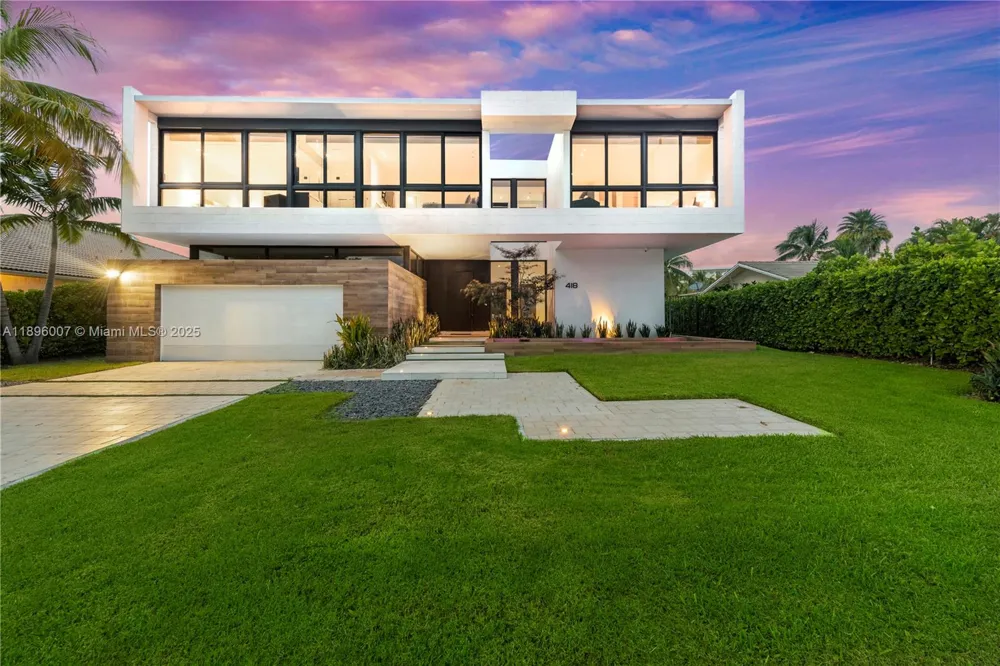 418 Sunset Dr Hallandale Beach, FL 33009