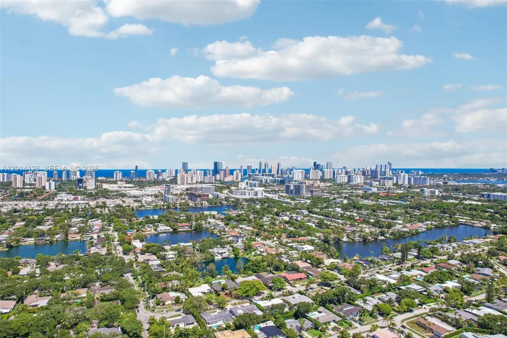 19805 NE 22nd Ave Miami, FL 33180