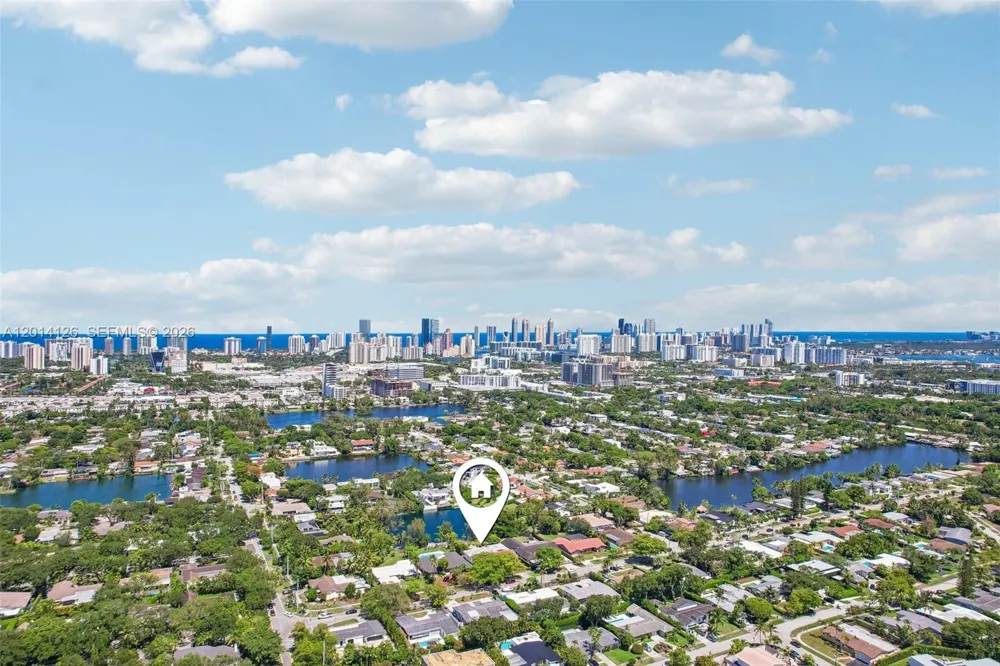 19805 NE 22nd Ave Miami, FL 33180