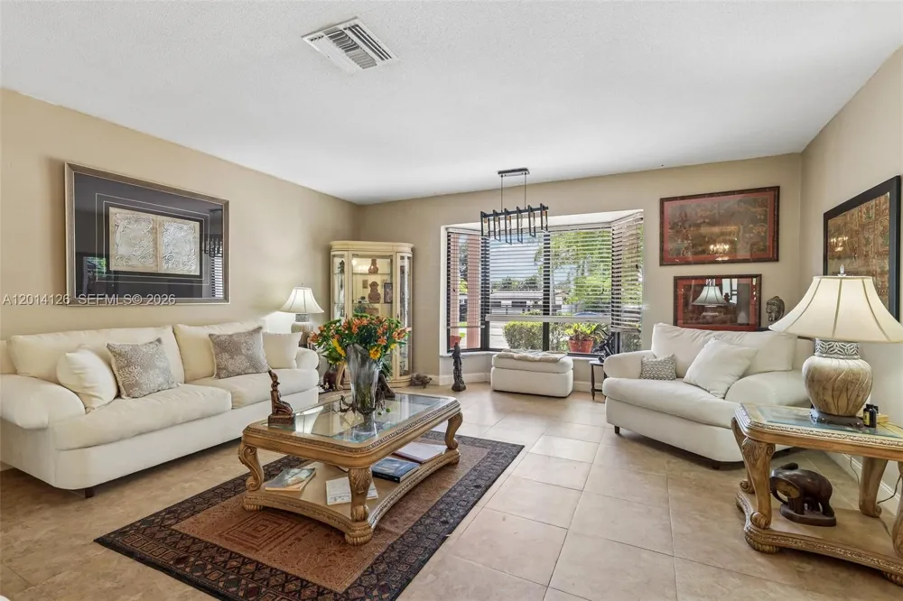 19805 NE 22nd Ave Miami, FL 33180