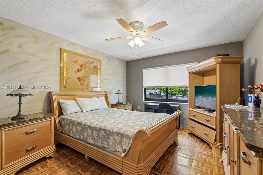 19805 NE 22nd Ave Miami, FL 33180