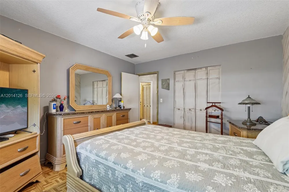 19805 NE 22nd Ave Miami, FL 33180