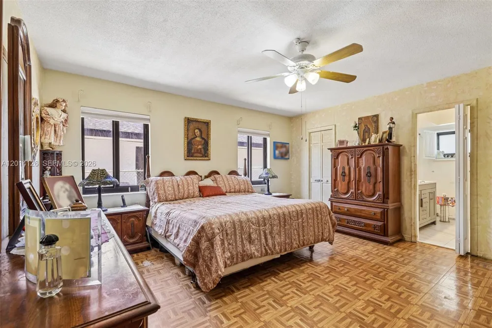 19805 NE 22nd Ave Miami, FL 33180