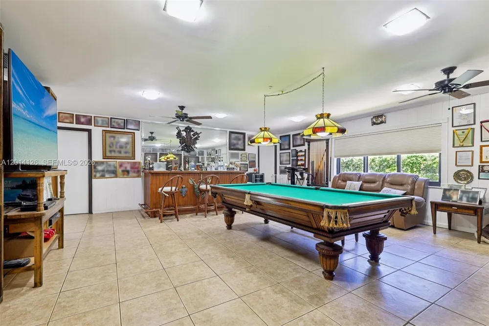 19805 NE 22nd Ave Miami, FL 33180