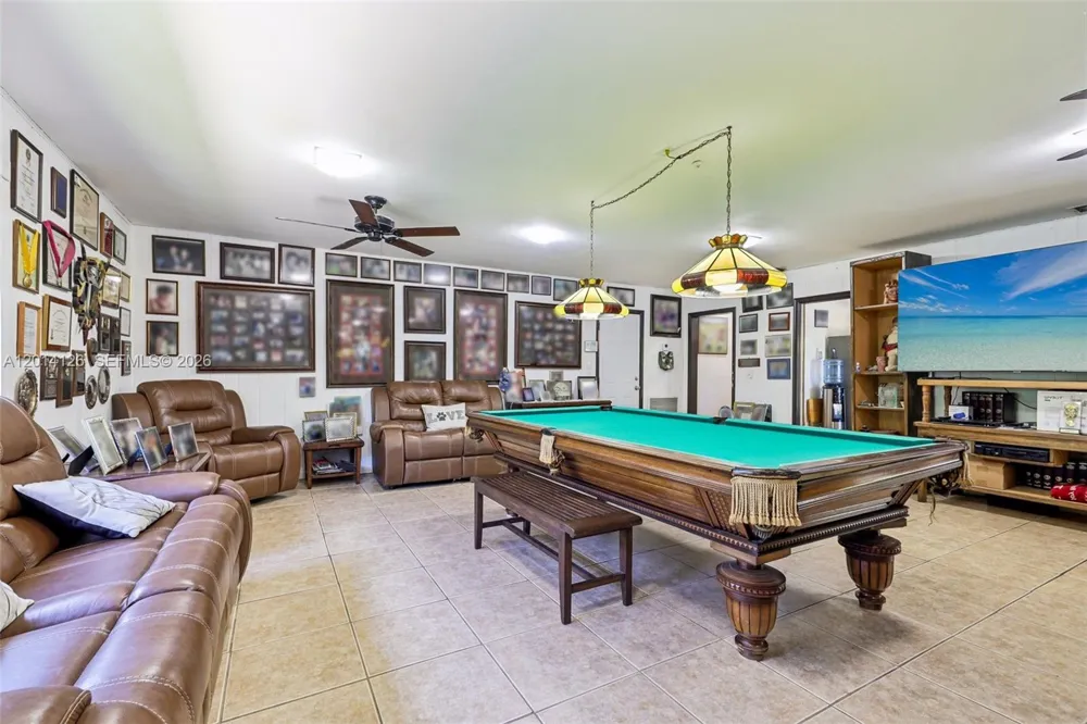 19805 NE 22nd Ave Miami, FL 33180