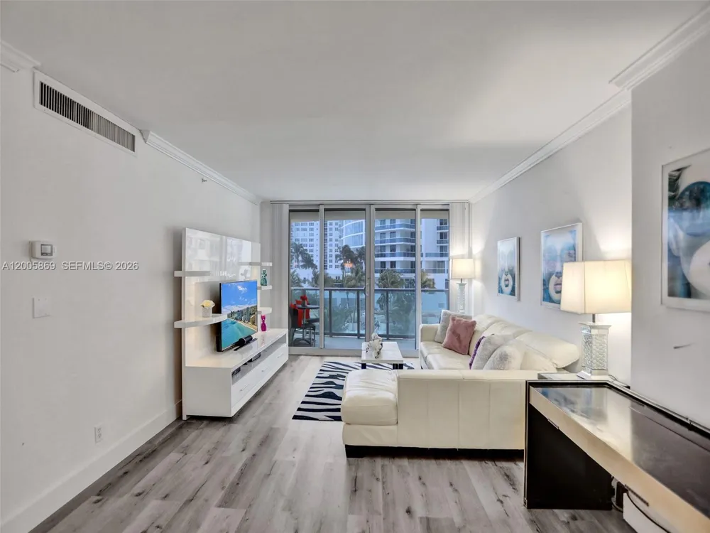 2501 S Ocean Dr #415 Hollywood, FL 33019