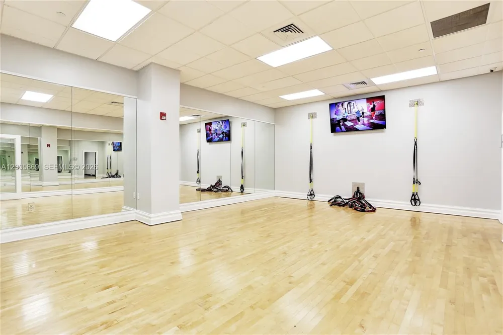 2501 S Ocean Dr #415 Hollywood, FL 33019
