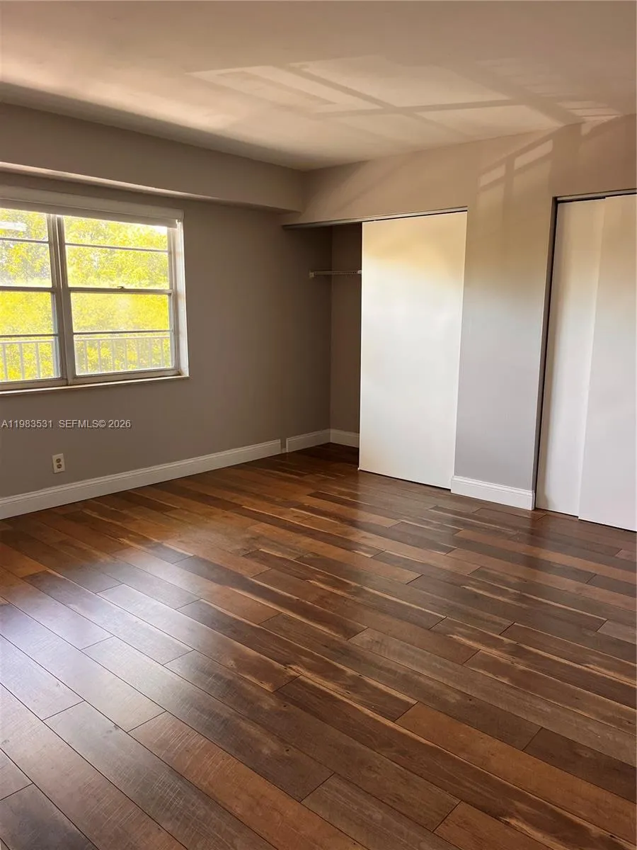 3100 W Rolling Hills Cir #403 Davie, FL 33328