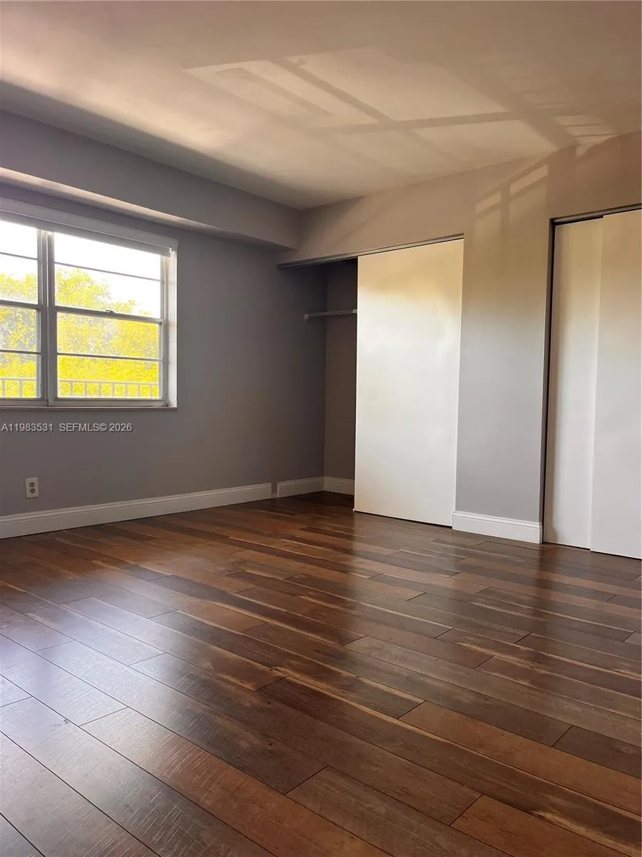 3100 W Rolling Hills Cir #403 Davie, FL 33328