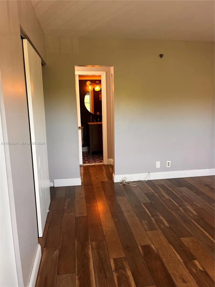 3100 W Rolling Hills Cir #403 Davie, FL 33328