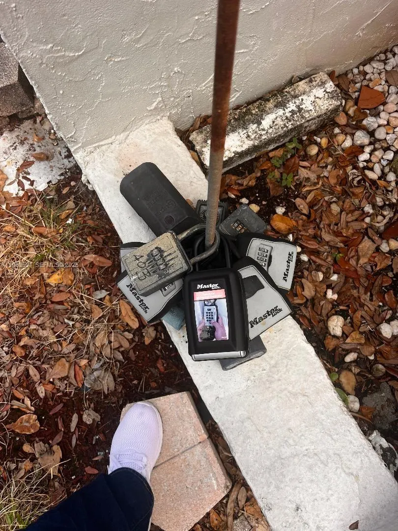 3100 W Rolling Hills Cir #403 Davie, FL 33328