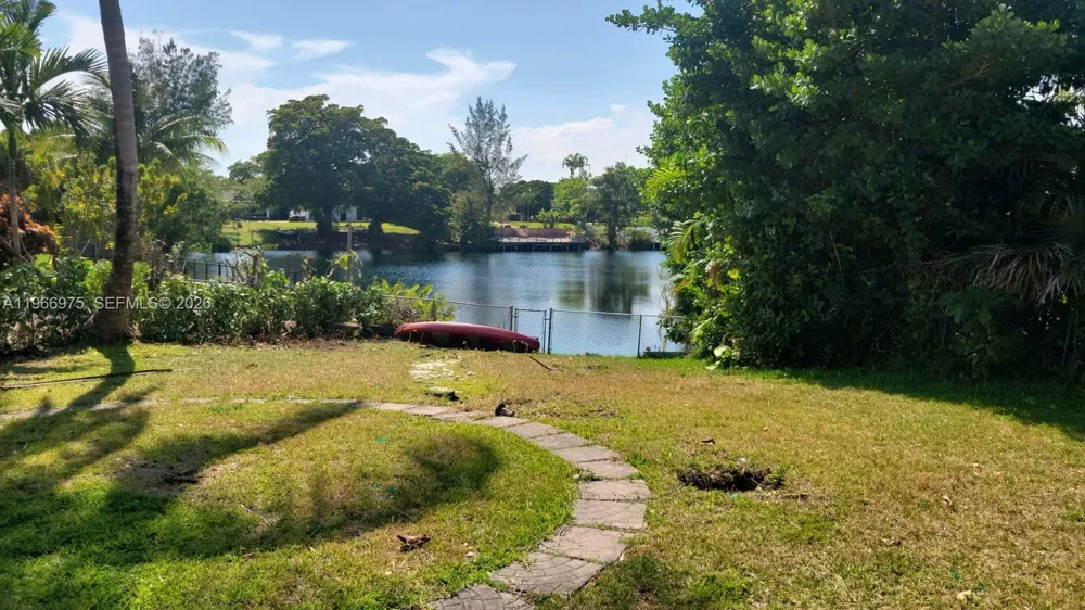 19710 NE 23rd Ave Miami, FL 33180