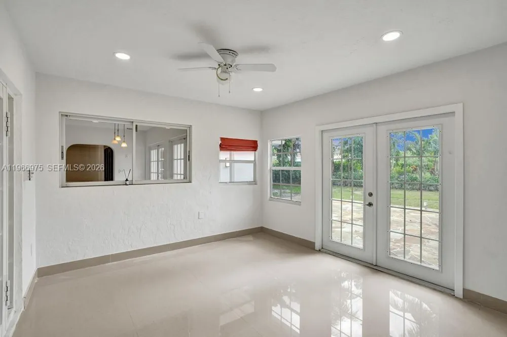 19710 NE 23rd Ave Miami, FL 33180