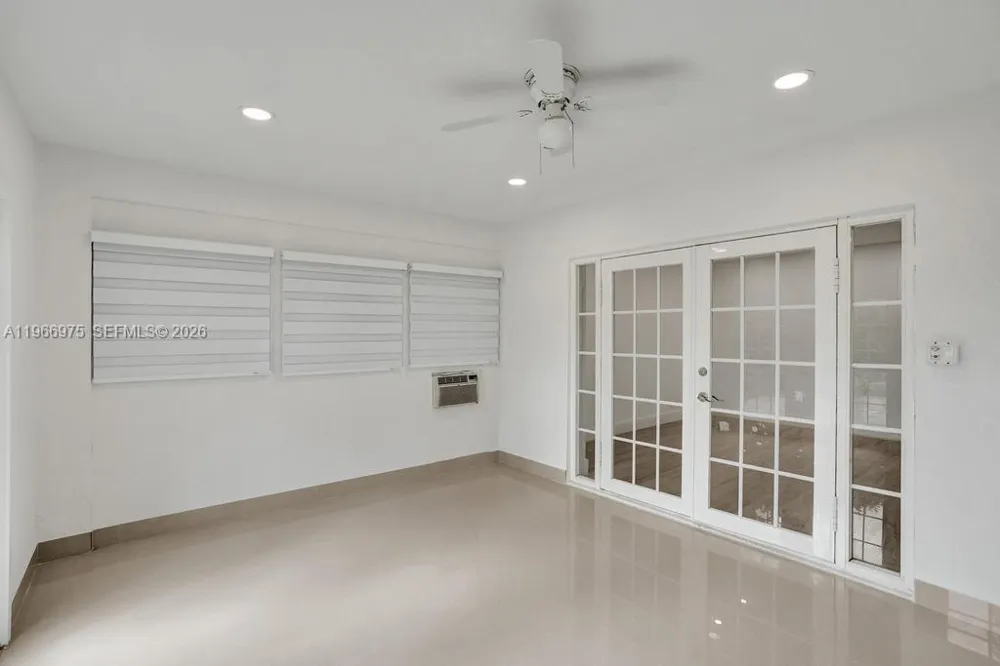 19710 NE 23rd Ave Miami, FL 33180