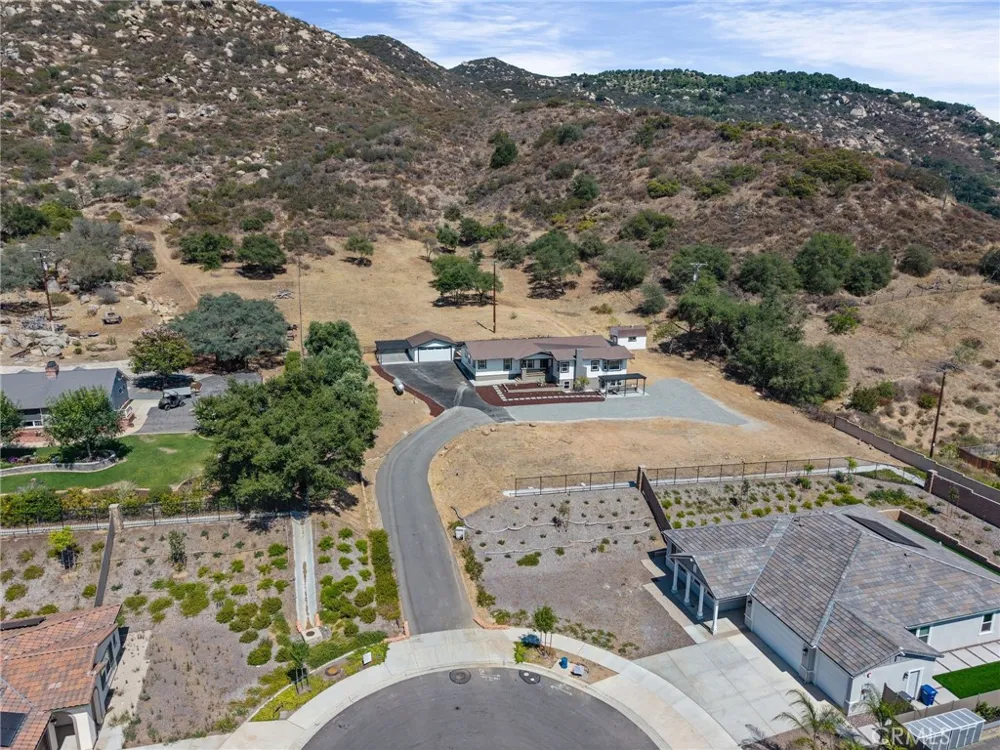 3161 Shue Escondido, CA 92027