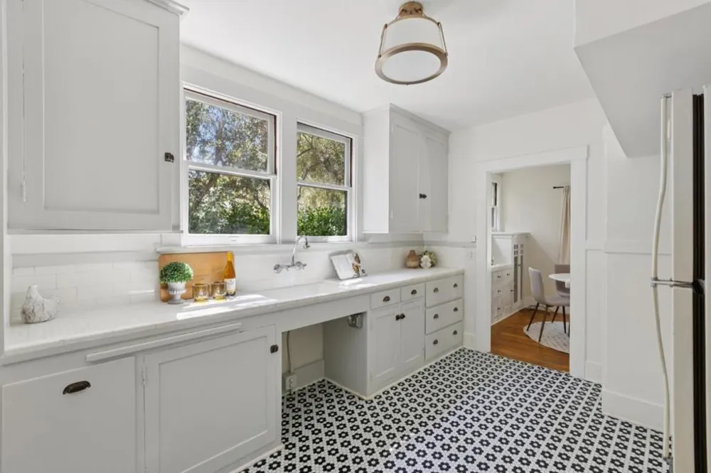 246 Palo Alto Avenue Palo Alto, CA 94301