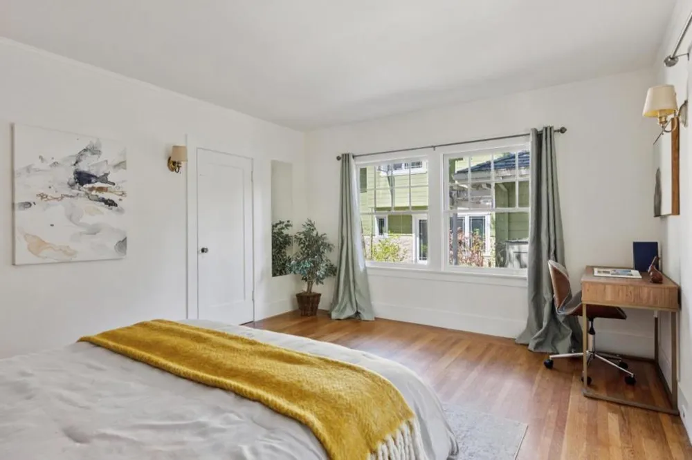 246 Palo Alto Avenue Palo Alto, CA 94301