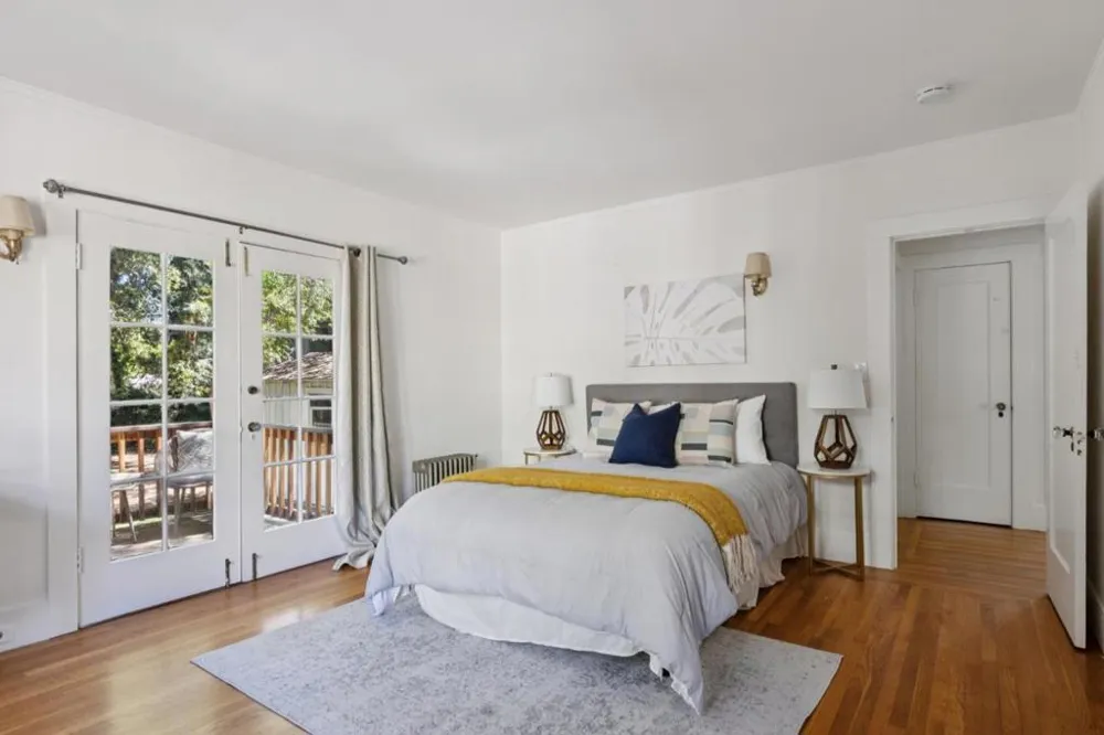 246 Palo Alto Avenue Palo Alto, CA 94301