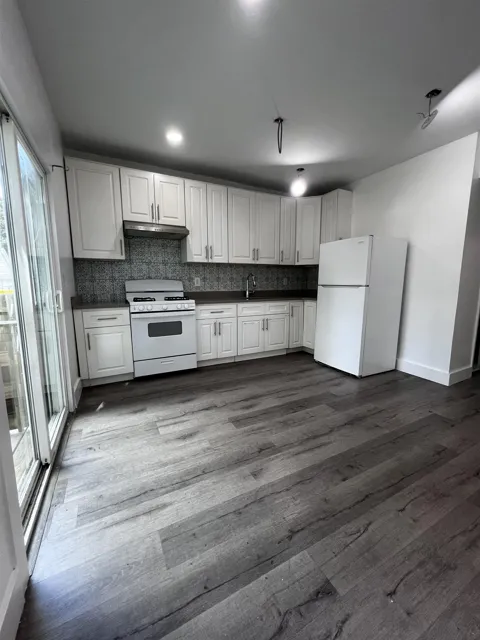 28 EAST 47TH ST