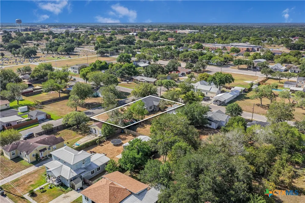 520 E First Street Cuero, TX 77954