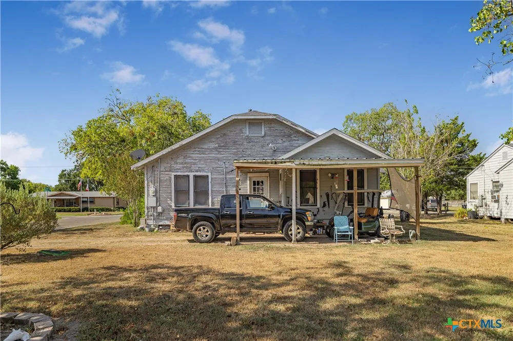 520 E First Street Cuero, TX 77954