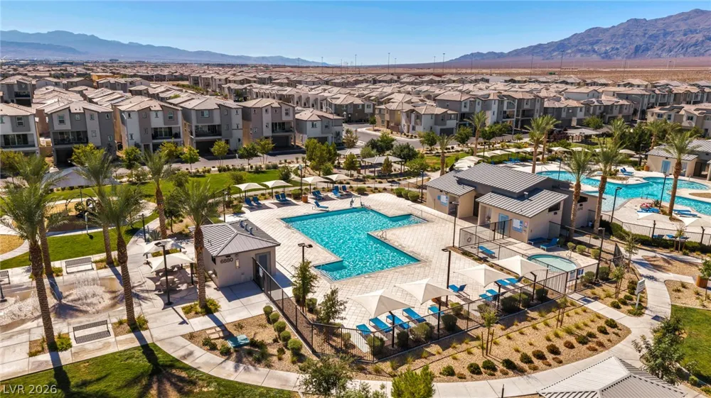 2742 Champagne Gold Avenue North Las Vegas, NV 89086