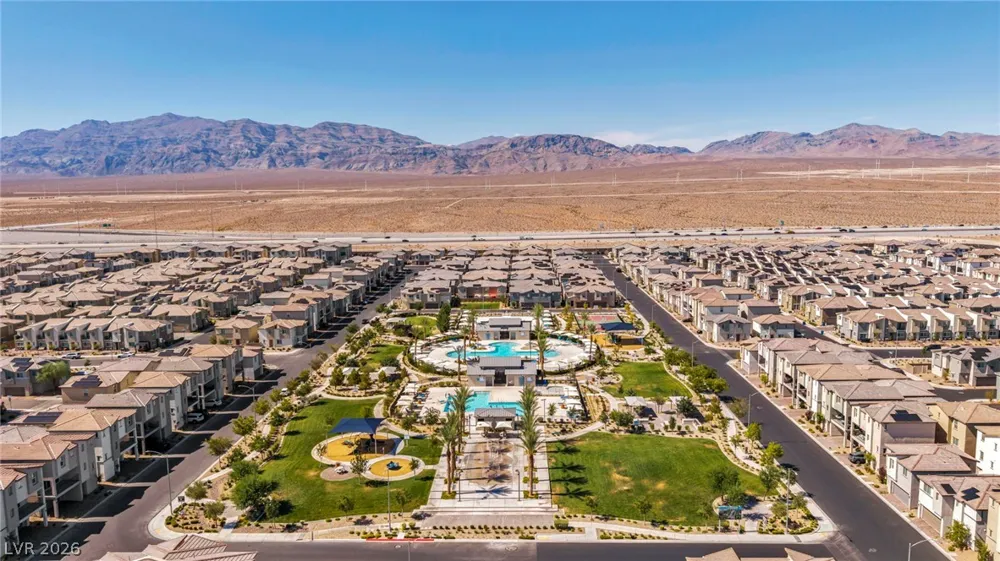 2742 Champagne Gold Avenue North Las Vegas, NV 89086