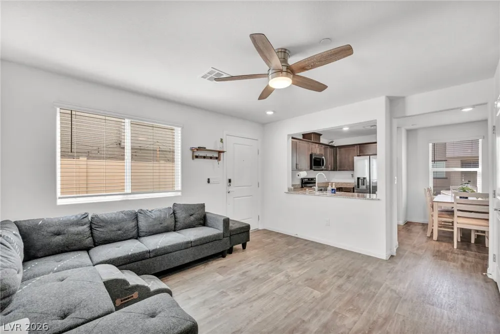 2742 Champagne Gold Avenue North Las Vegas, NV 89086