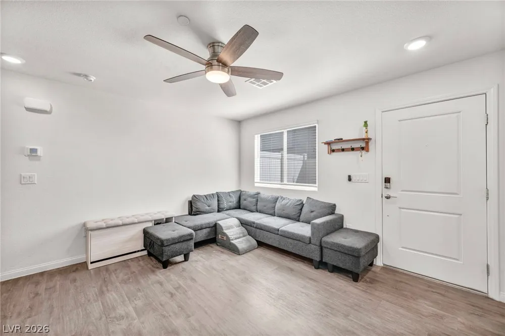 2742 Champagne Gold Avenue North Las Vegas, NV 89086
