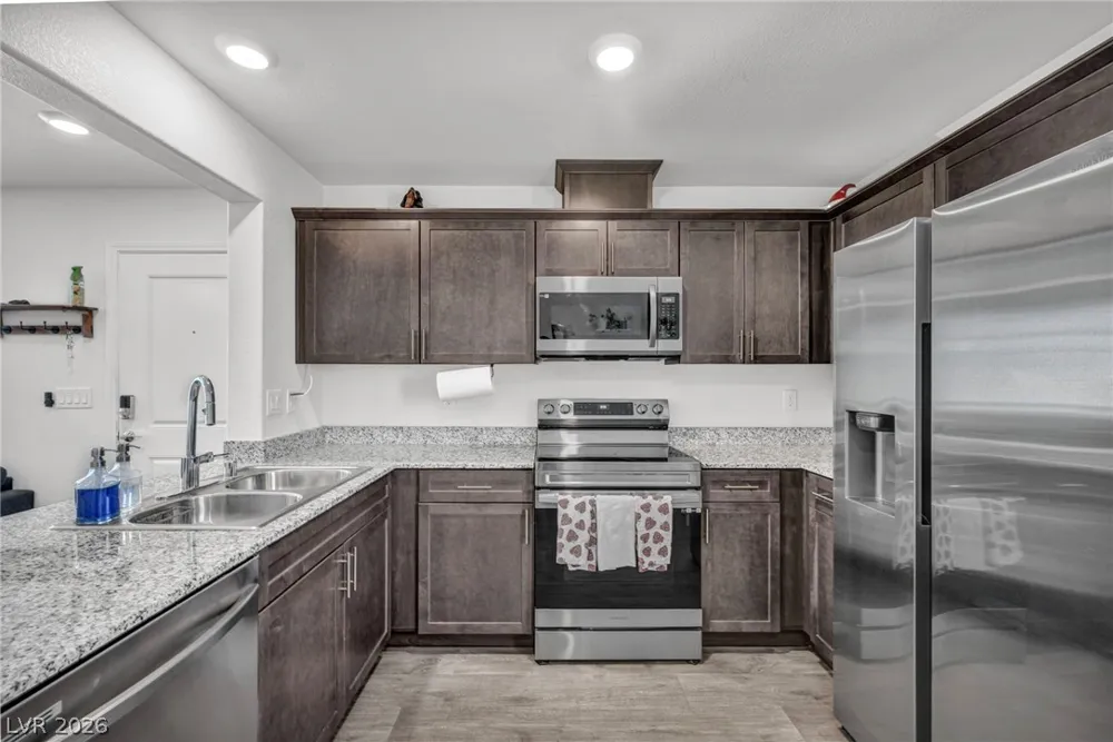2742 Champagne Gold Avenue North Las Vegas, NV 89086