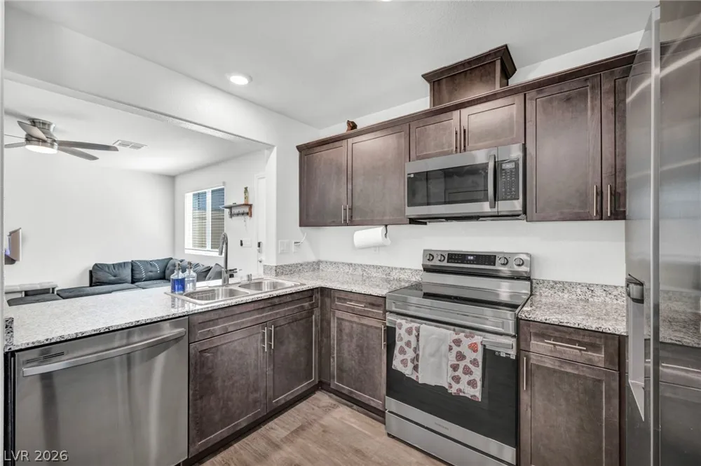 2742 Champagne Gold Avenue North Las Vegas, NV 89086