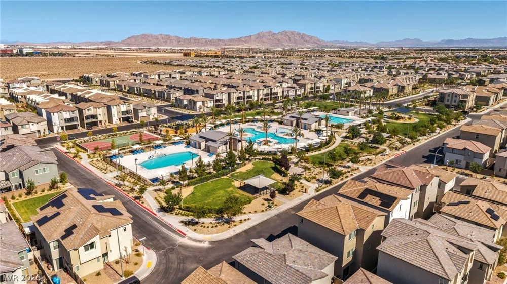 2742 Champagne Gold Avenue North Las Vegas, NV 89086