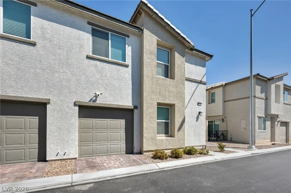 2742 Champagne Gold Avenue North Las Vegas, NV 89086