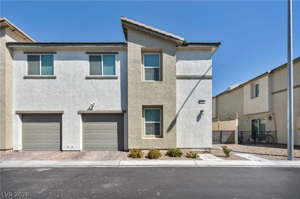 2742 Champagne Gold Avenue North Las Vegas, NV 89086