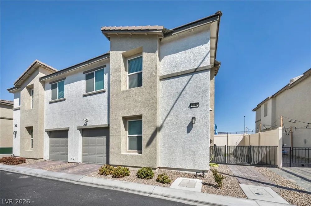 2742 Champagne Gold Avenue North Las Vegas, NV 89086