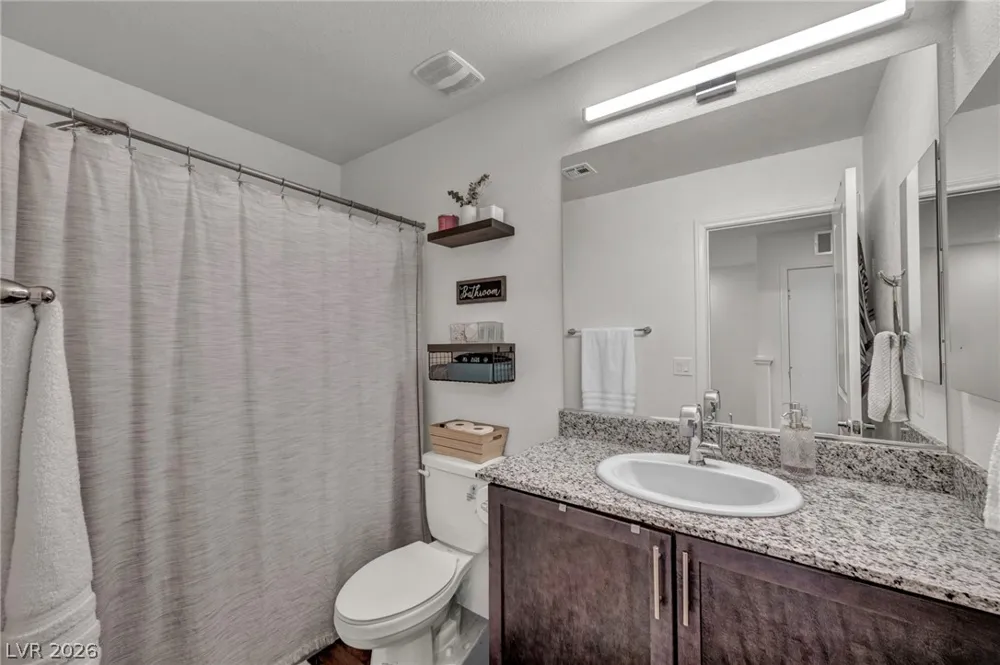 2742 Champagne Gold Avenue North Las Vegas, NV 89086