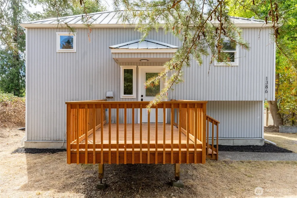 1386 Admirals Drive Oak Harbor, WA 98277
