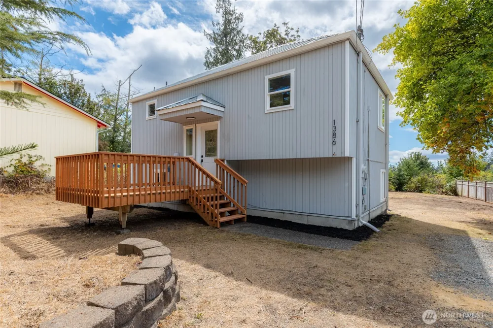 1386 Admirals Drive Oak Harbor, WA 98277