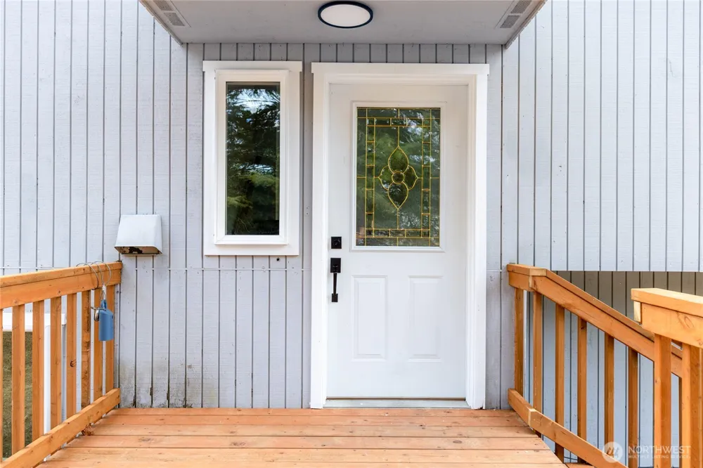 1386 Admirals Drive Oak Harbor, WA 98277