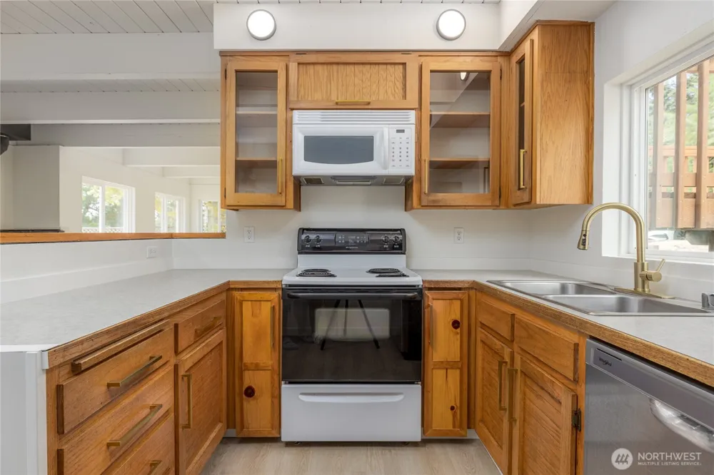 1386 Admirals Drive Oak Harbor, WA 98277