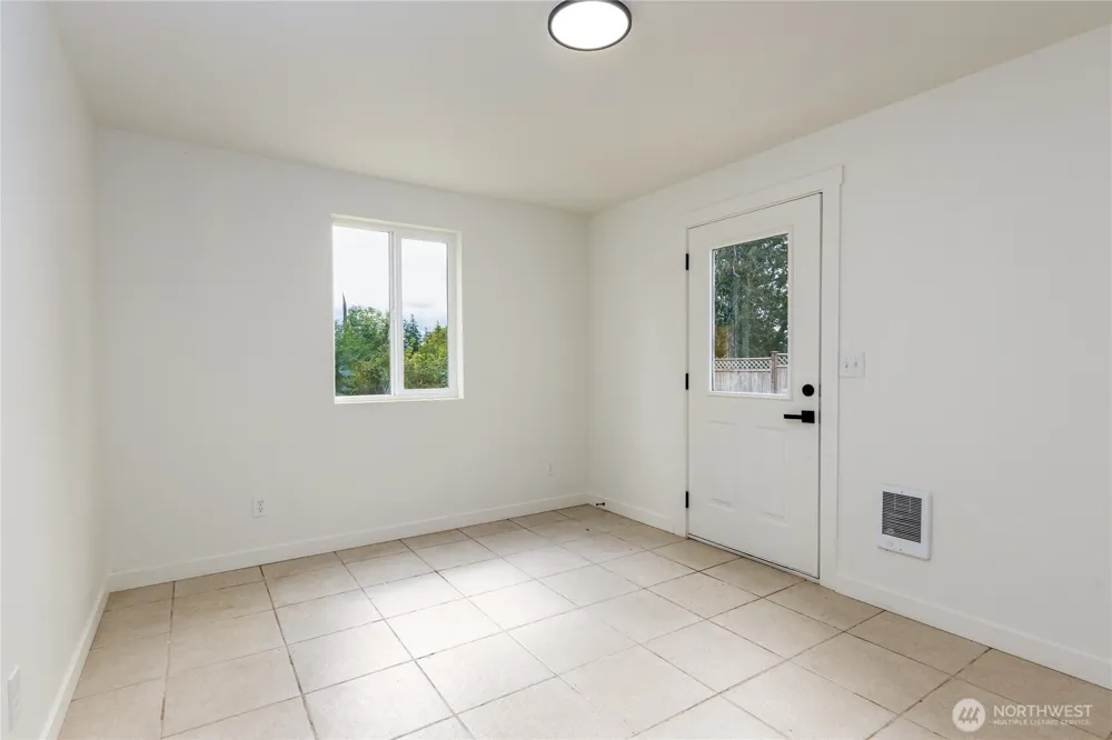 1386 Admirals Drive Oak Harbor, WA 98277
