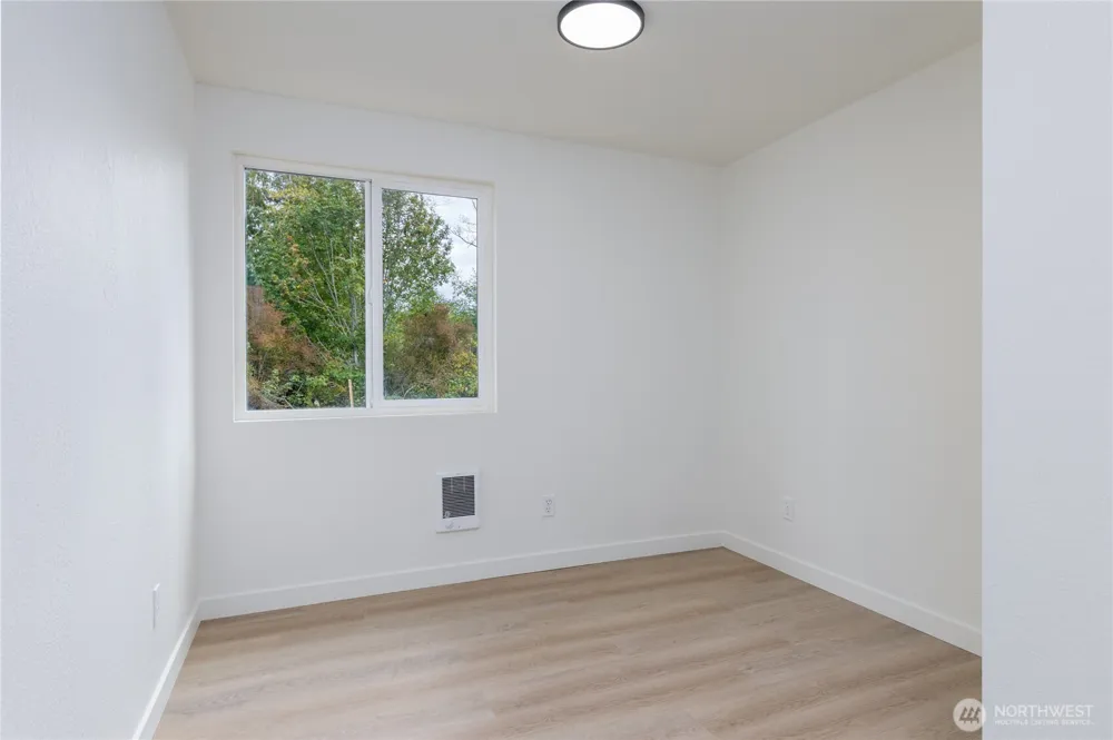1386 Admirals Drive Oak Harbor, WA 98277