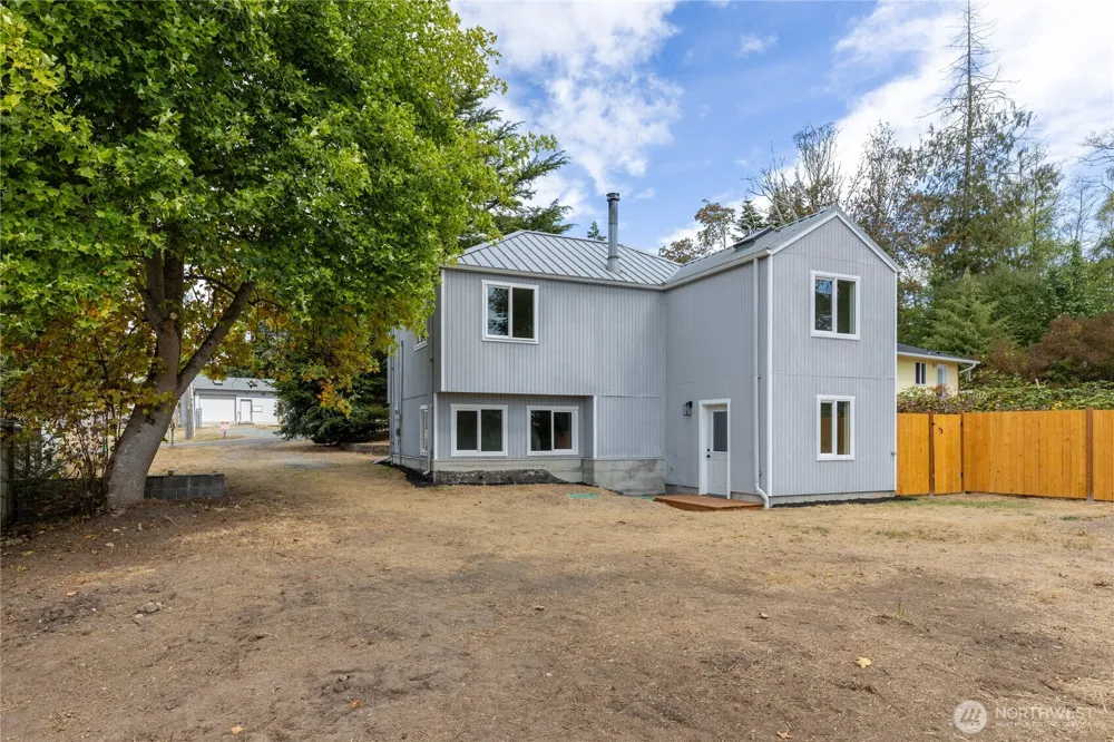 1386 Admirals Drive Oak Harbor, WA 98277