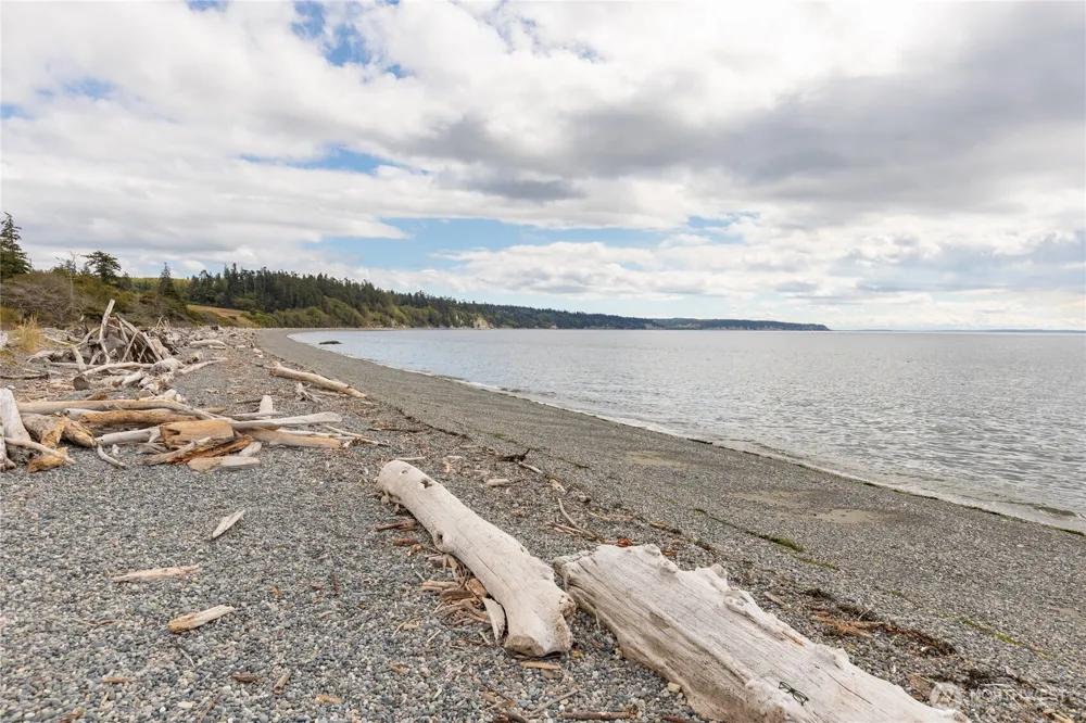 1386 Admirals Drive Oak Harbor, WA 98277