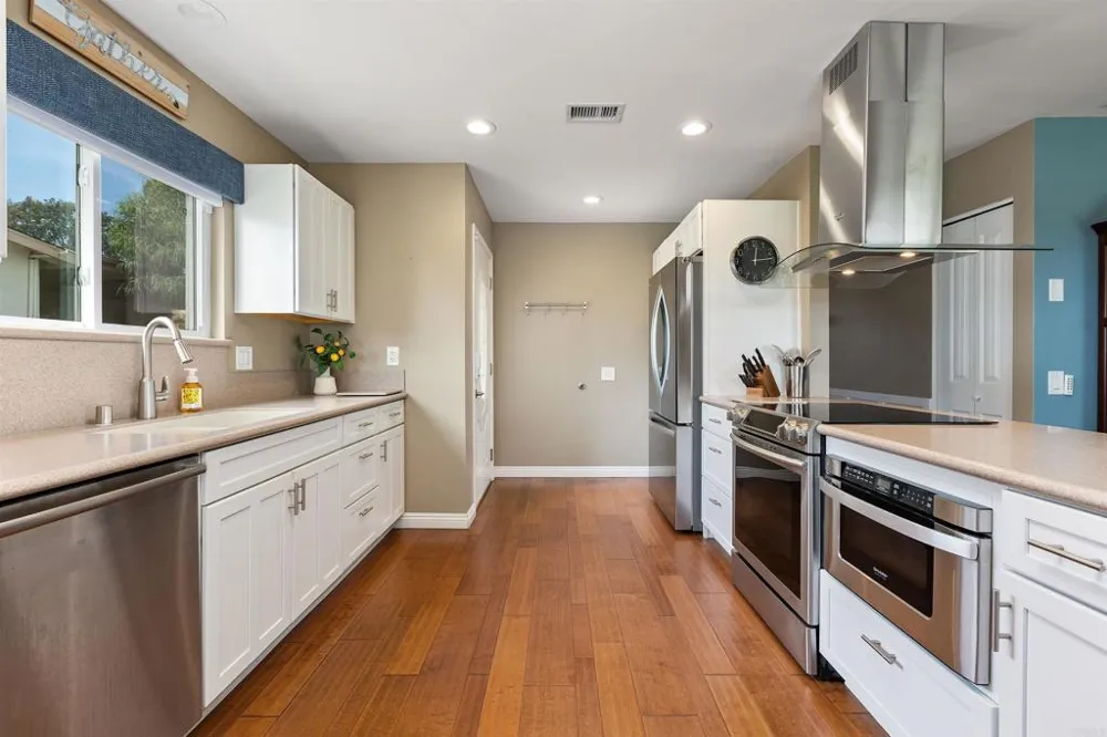 3743 Savory Way Oceanside, CA 92057