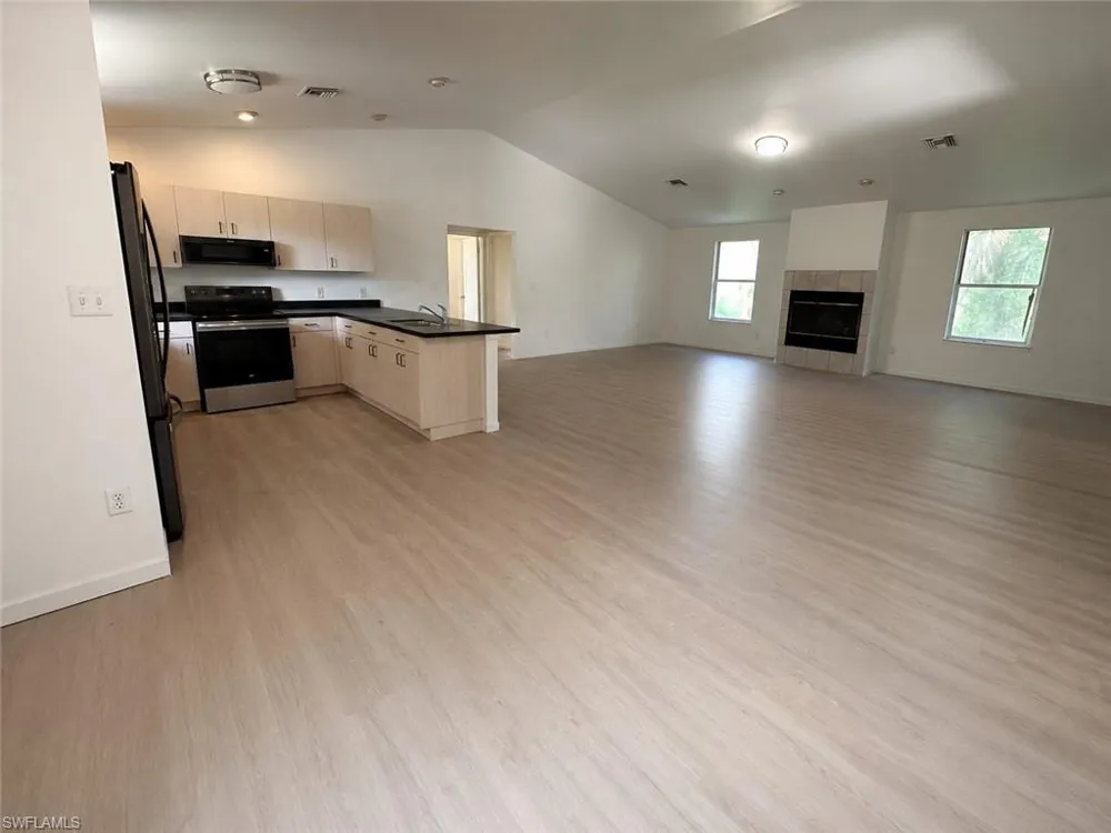731 Jung Boulevard E Naples, FL 34120