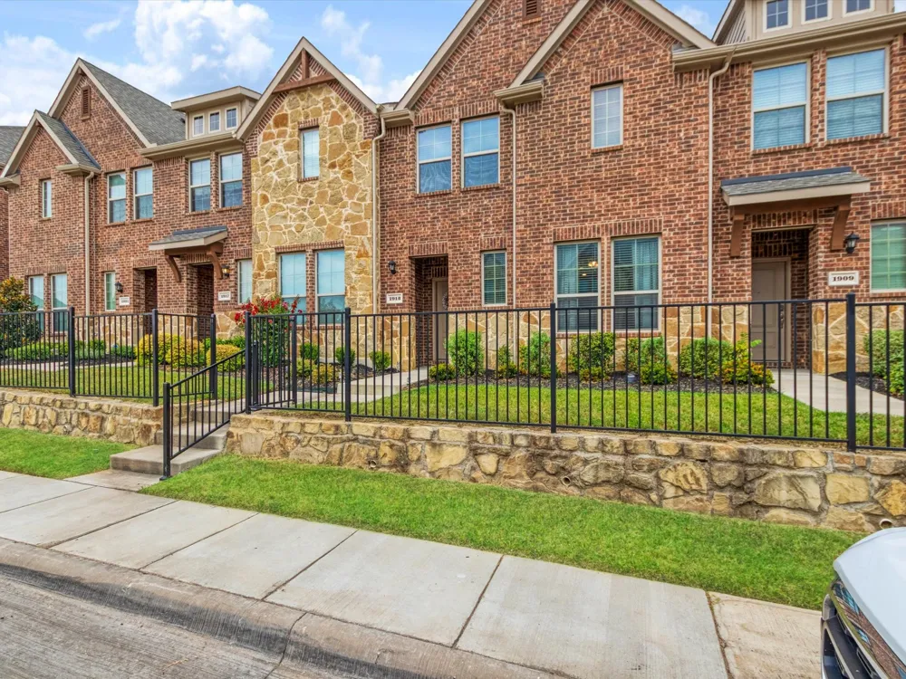 1913 Buffalo Hill Drive Mesquite, TX 75149
