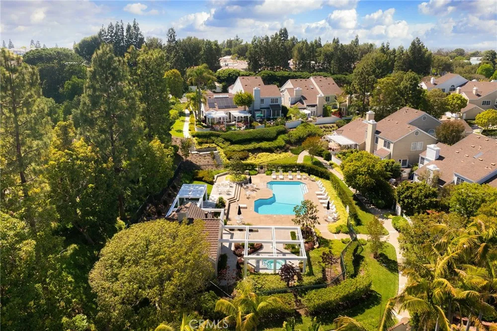 57 Hillsdale Newport Beach, CA 92660